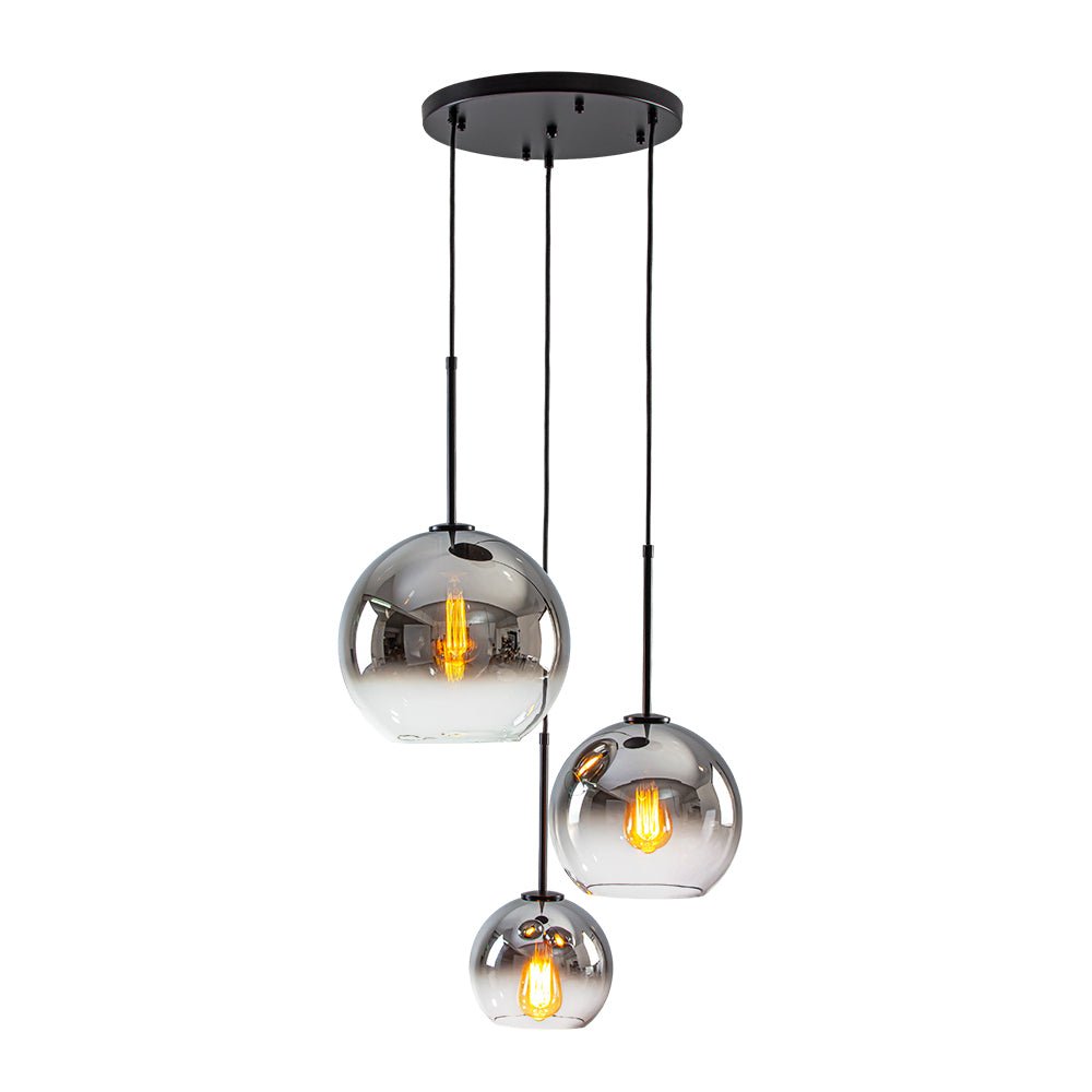Elegante lámpara colgante de 3 esferas, vidrio gradiente, estilo moderno y luz dimmable.