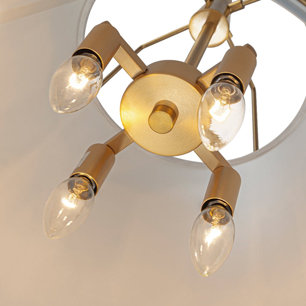 Luz colgante 4 luces cónica. Diseño contemporáneo en negro. Iluminación de hogar.