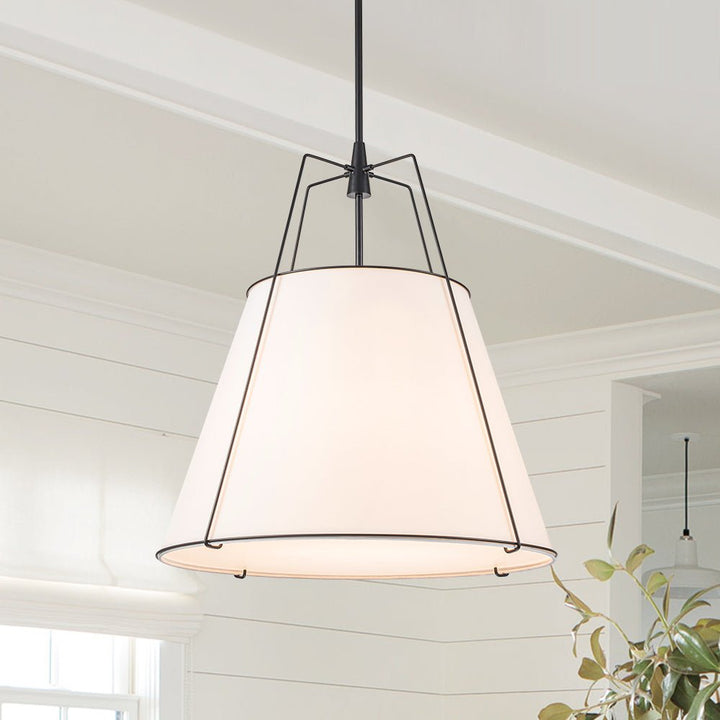 Lámpara cónica de techo 4 luces. Acabado latón. Decoración hogar con diseño moderno.
