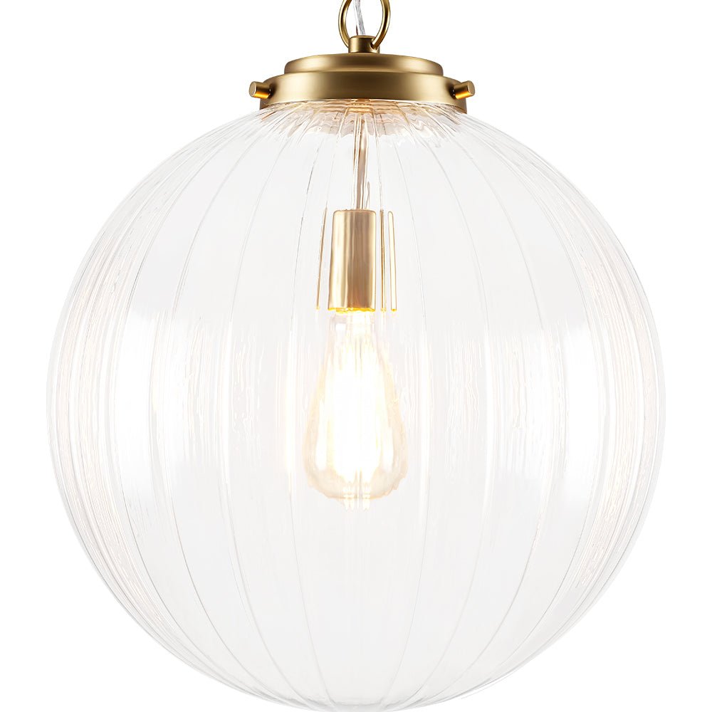 Lámpara colgante regulable estriada. Iluminación sofisticada para cualquier estilo de decoración.