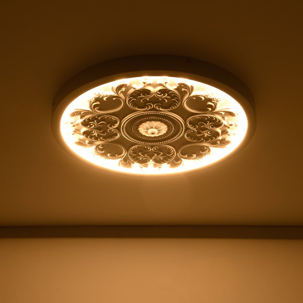 Elegante luz de techo LED de resina. Flor grabada estilo francés. Montaje empotrado para decoración hogar.