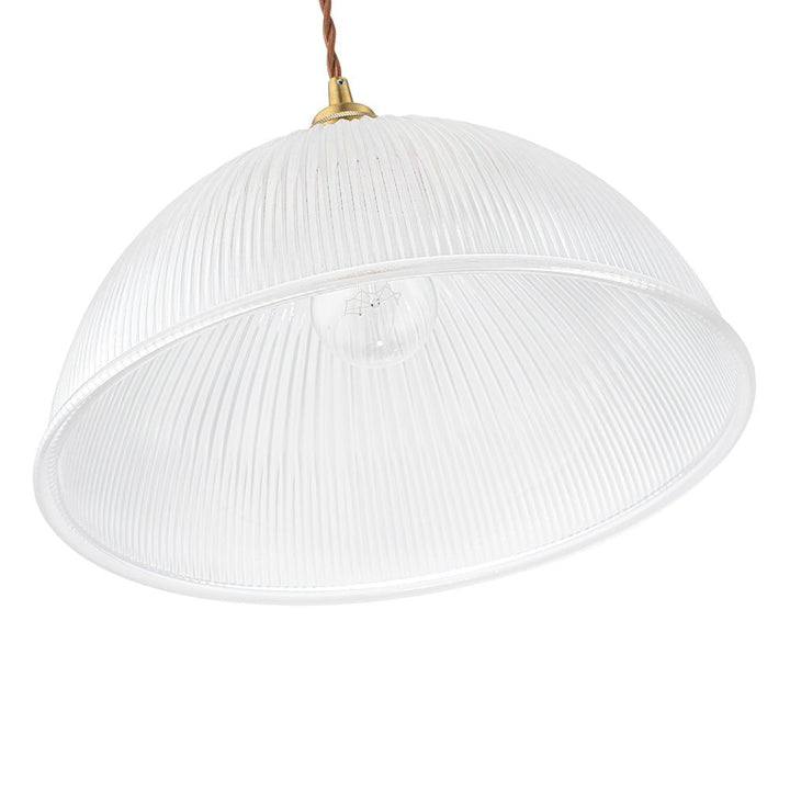 Colgante de vidrio E27 estilo granja. Cúpula ribeteada para un toque acogedor en tu salón.