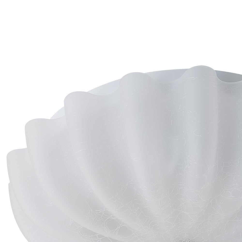 Lámpara campestre de 3 luces. Diseño floral francés, montaje semi flush con vidrio único.