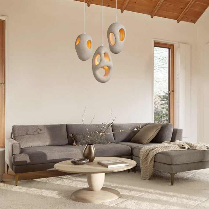 Colgante Wabi Sabi japonés de poliestireno beige. Lámpara con diseño cueva hecha a mano para iluminación interior.