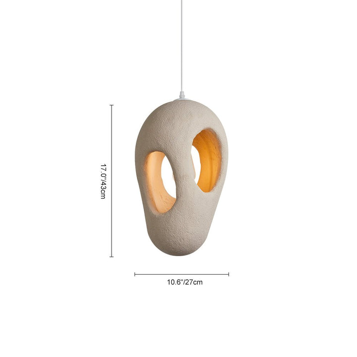 Lámpara colgante única estilo Wabi Sabi. Artesanal, diseño cueva japonés de poliestireno beige. Iluminación sofisticada.