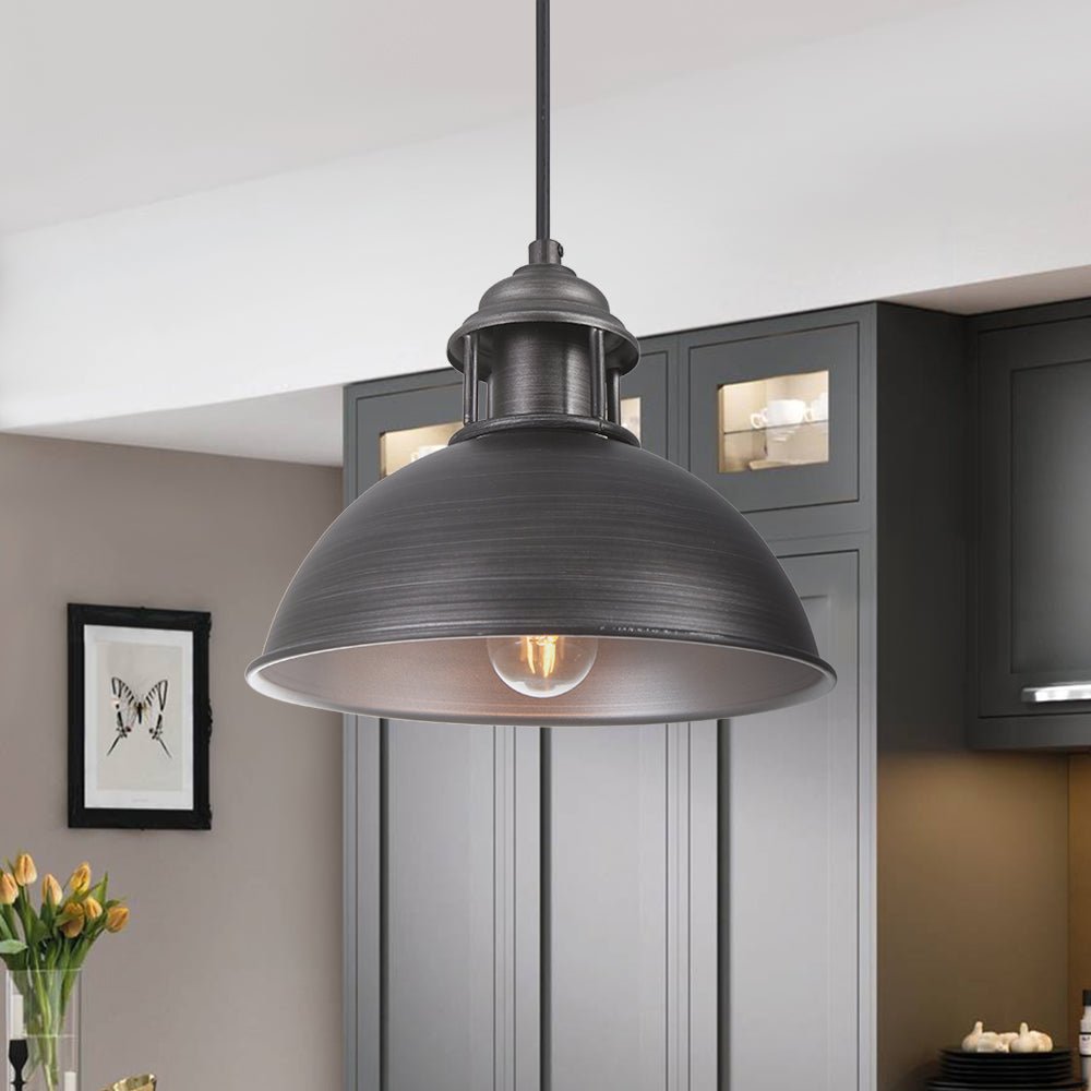 Decoración industrial para el hogar: lámpara colgante de cúpula en plata antigua para cocina.