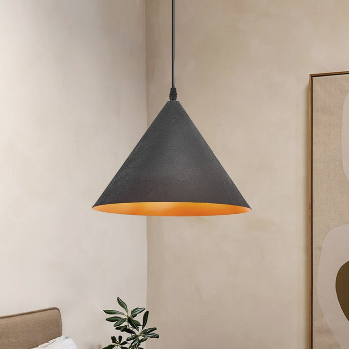 Lámpara colgante cónica negra, estilo industrial moderno, ideal para iluminación de comedor.