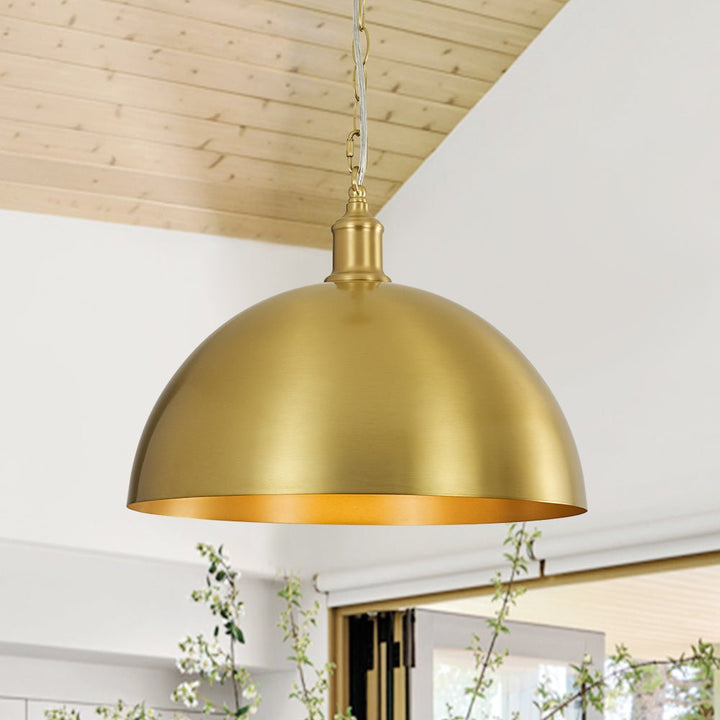 Lámpara colgante dorada estilo granja moderna. Iluminación versátil para cualquier espacio.