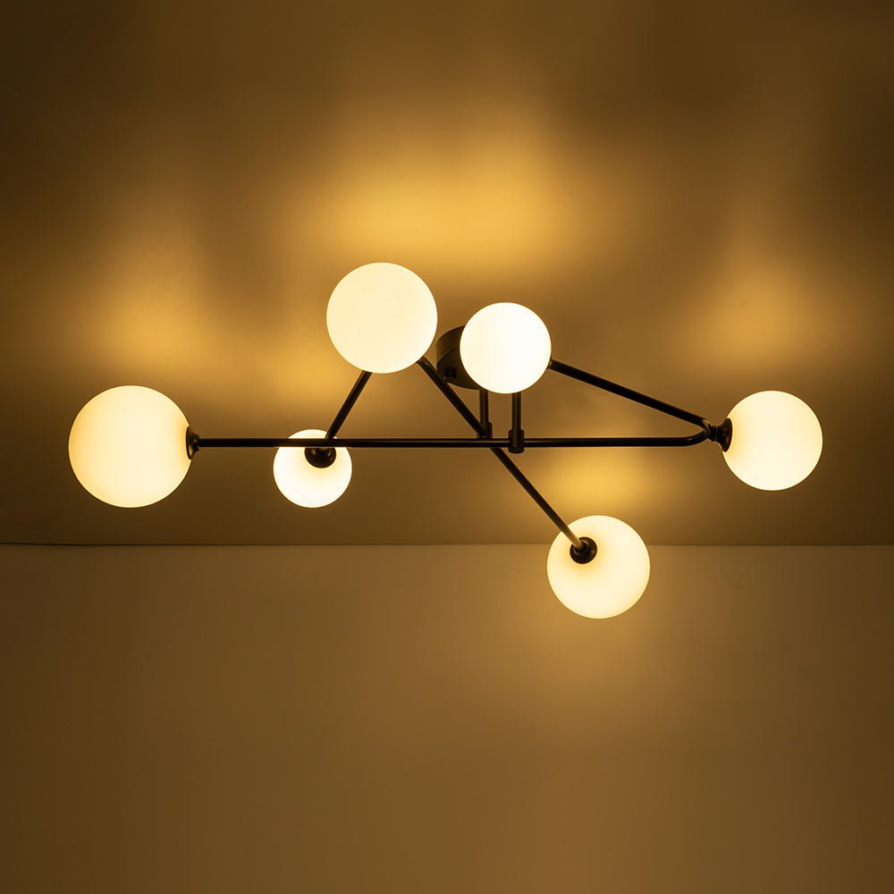 Lámpara de techo moderna estilo Mid-Century. Sputnik lineal 6 luces, metal y vidrio, iluminación semi flush mount.