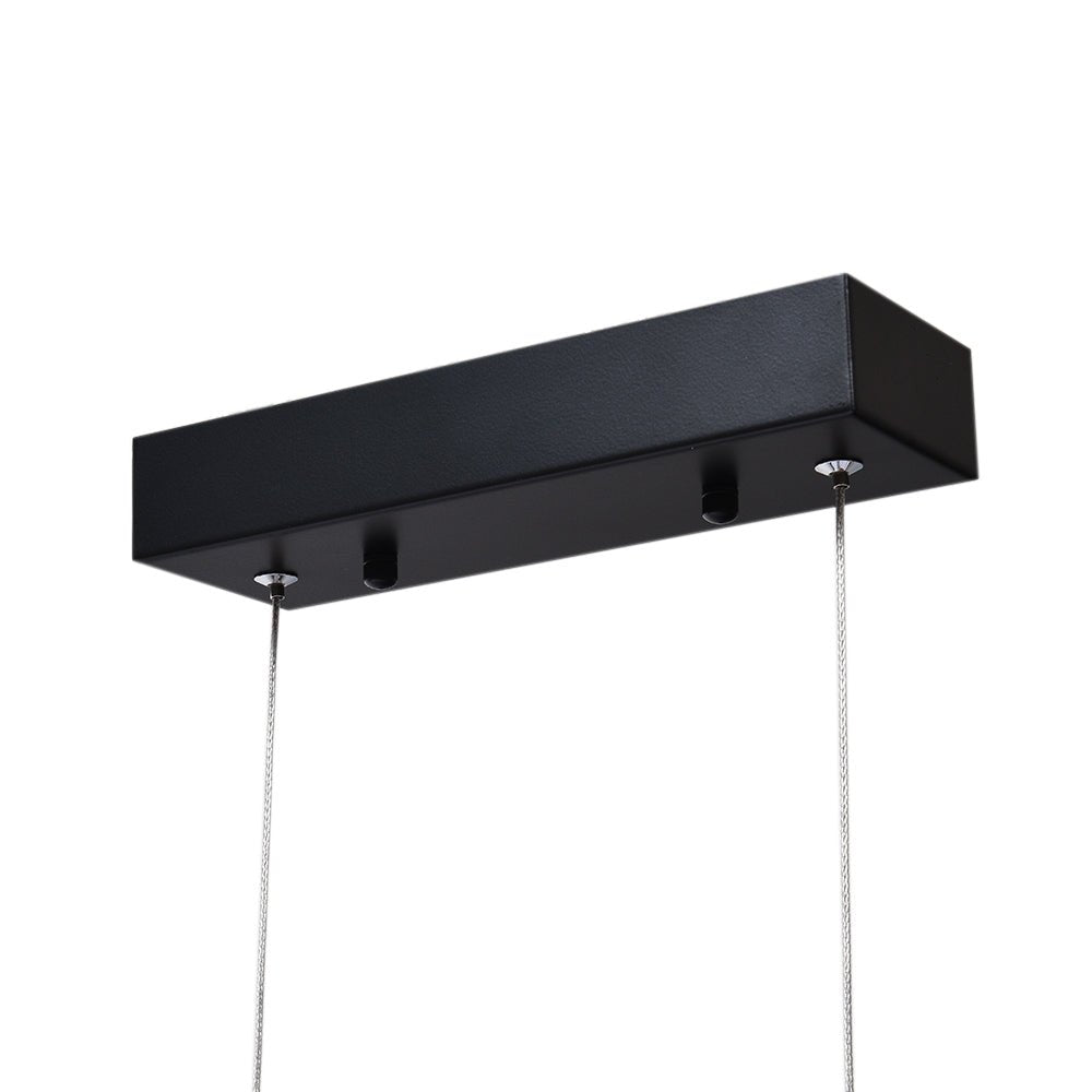 Lámpara colgante LED de madera, forma lineal, con función regulable para salón.