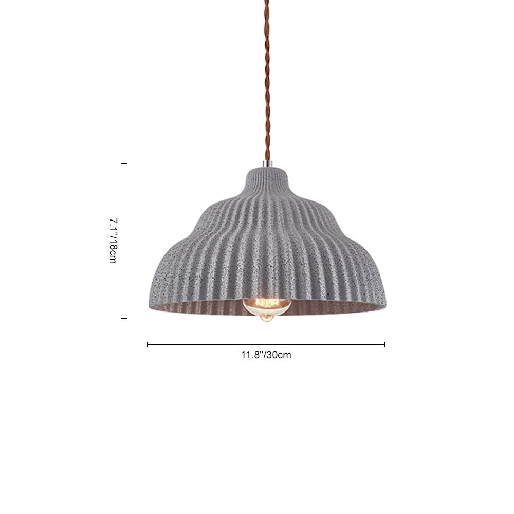 Luminaria colgante moderna plisada en naranja. Ideal para isla de cocina. Diseño Japandi contemporáneo.