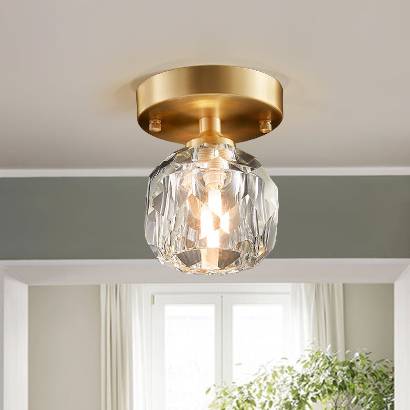 Lámpara de techo semi empotrada moderna de cristal, ideal para iluminación de hogar pequeño.