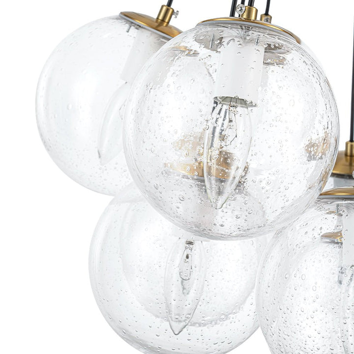 Candelabro elegante, 13 focos en diseño burbuja para una iluminación ambiente excepcional.