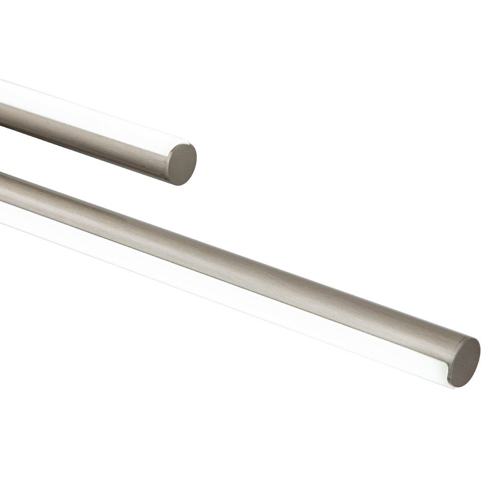 Luz LED cálida para espejo de baño, barra de luz lineal y diseño moderno.