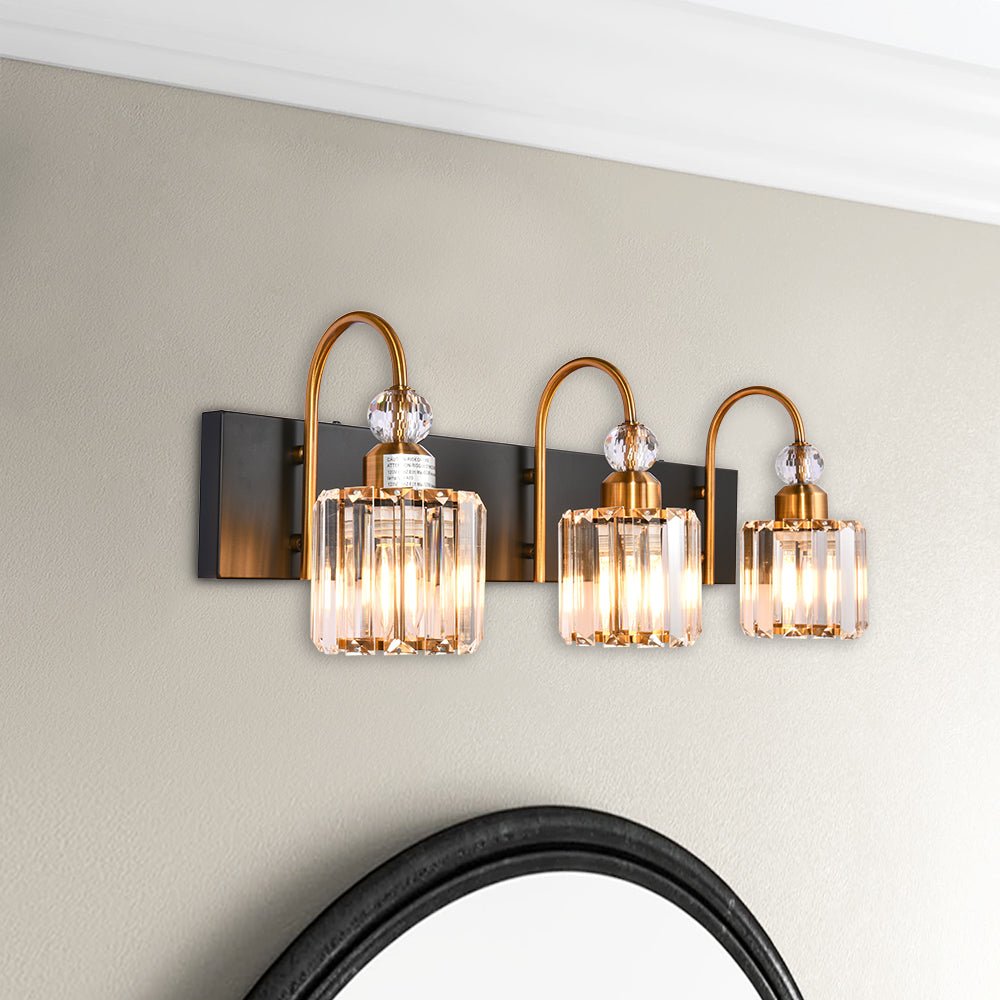 Luminaria de pared cromada para baño, estilo contemporáneo con prismas.