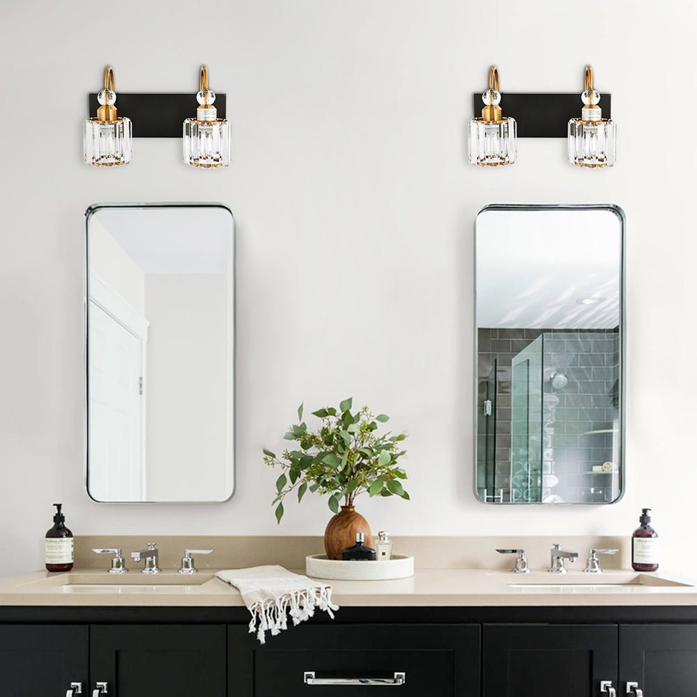 Aplique de pared negro oro, iluminación interior moderna con acento prismático.
