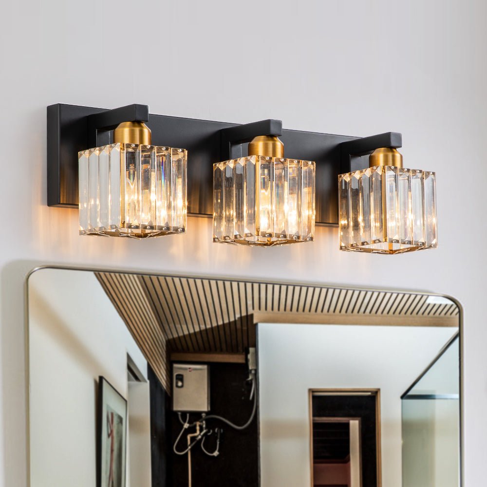 Luz de pared para baño o dormitorio, diseño glamour con pantalla de cristal cuadrado.