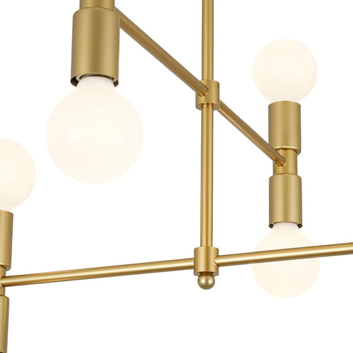 Primer plano: Lámpara dorada Sputnik de 8 luces, semi empotrada, iluminación moderna.