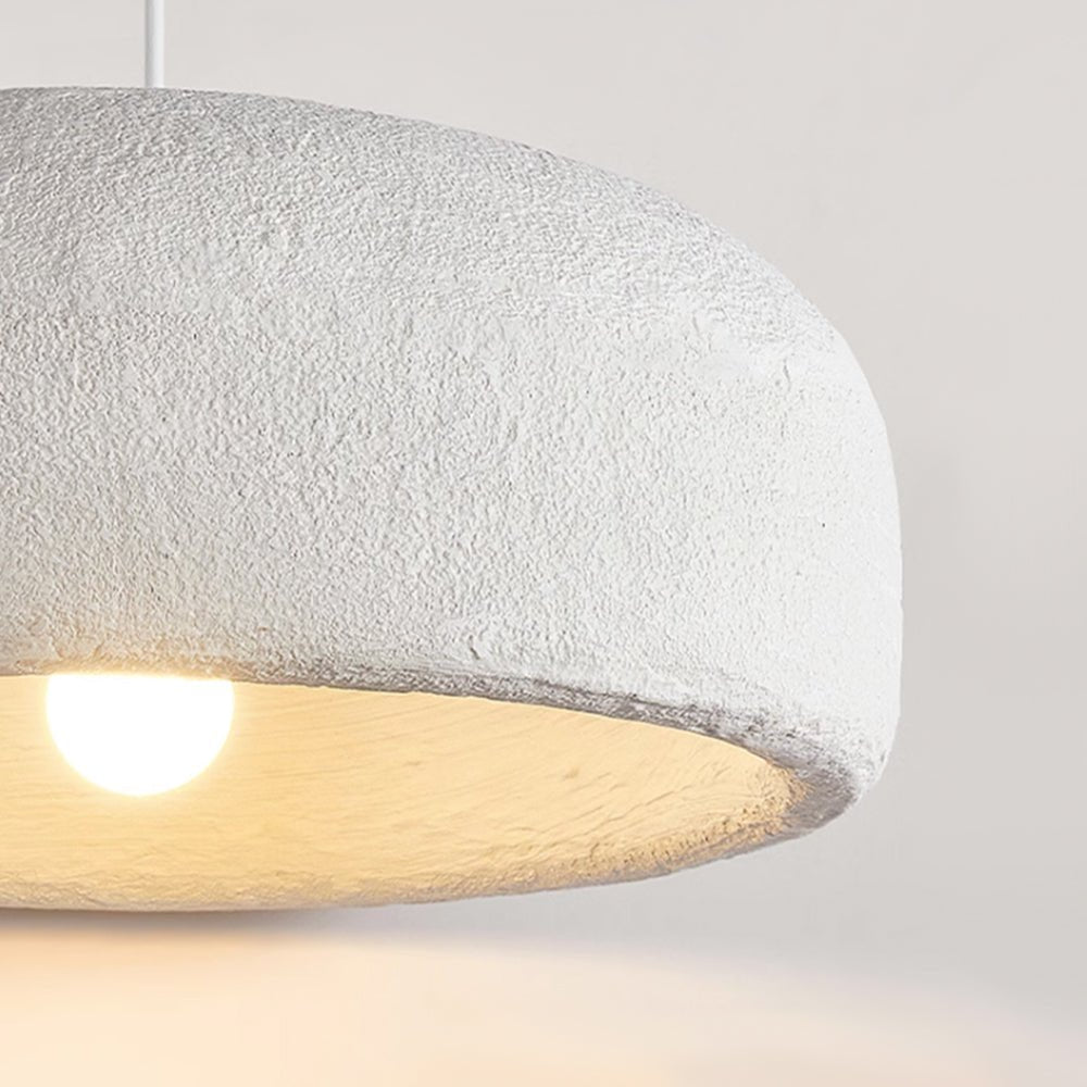 Luz colgante minimalista. Lámpara de nube moderna para hogar, estilo contemporáneo en comedor.