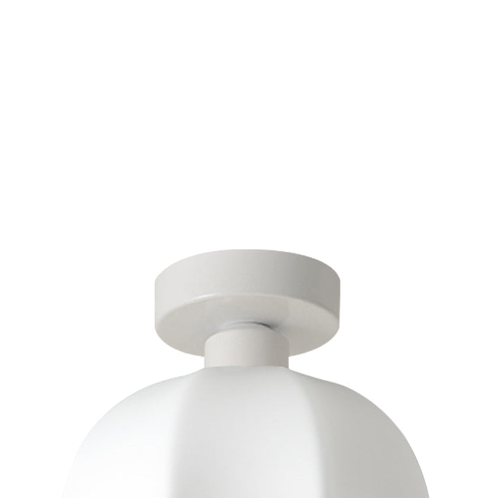 Luz de techo cúpula blanca escallopada. Moderna y minimalista. Lámpara semi-empotrada para el hogar.