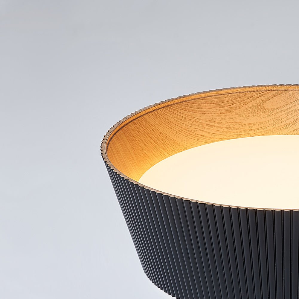 Lámpara de techo LED cónica y empotrada, con patrón de grano de madera, toque moderno.