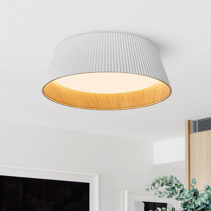 Luz de techo LED empotrada cónica minimalista con grano de madera, ideal para decoración moderna.