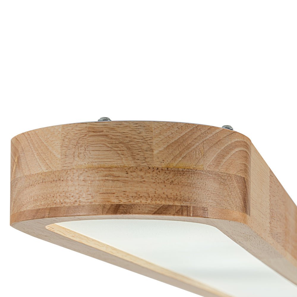 Iluminación LED de techo ovalada regulable en madera nórdica, versátil para cualquier habitación.