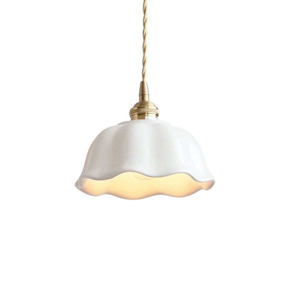 Elegante lámpara colgante retro blanca con diseño floral minimalista. Perfecta para iluminación de techo y decoración.