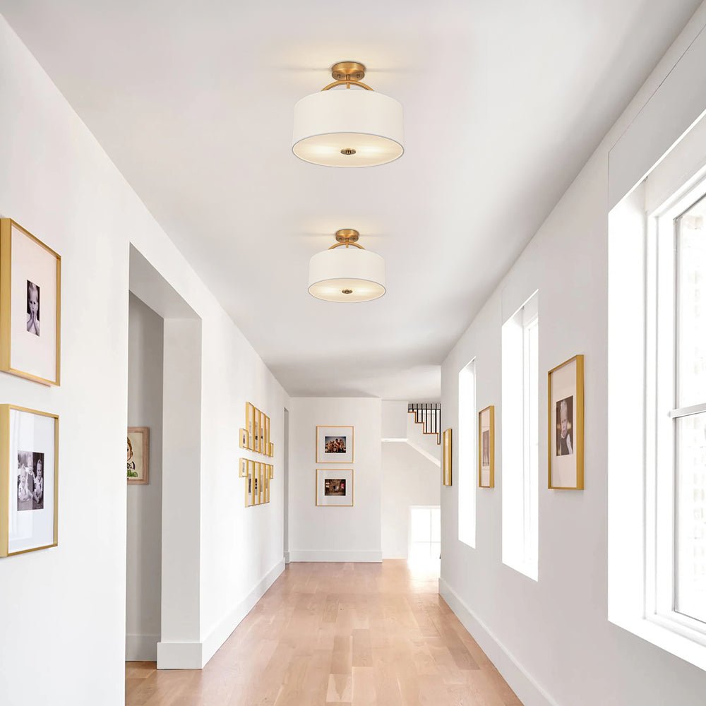 Iluminación interior: lámpara de techo moderna de lino y metal, estilo escandinavo, dos luces.