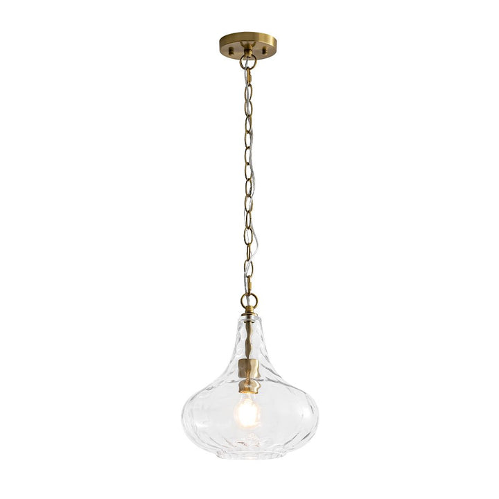 Lámpara colgante de vidrio martillado con detalles en latón, diseño de gota para decoración hogar moderna.