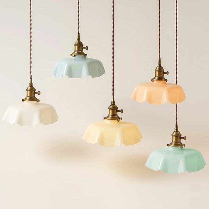 Lámpara de techo vintage floral con vidrio opaco. Colgante regulable de 1 luz, decoración retro única.