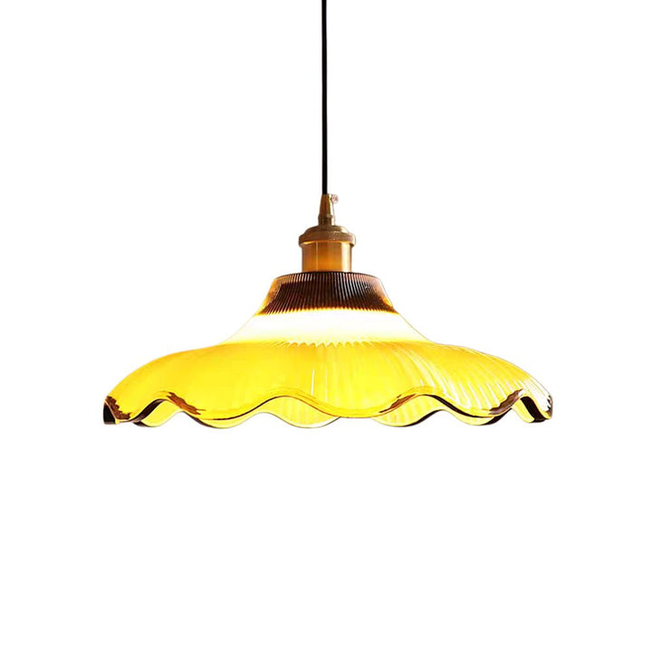 Colgante de techo de flor amarilla estriada, estilo vintage. Lámpara decorativa que crea un ambiente acogedor.