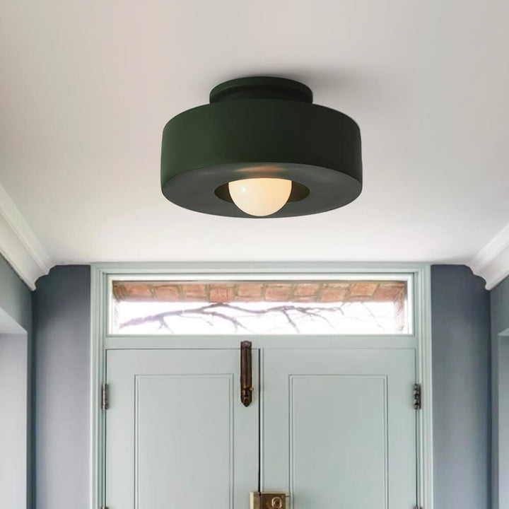Diseño de lámpara de techo wabi sabi. Cilindro de resina con luz indirecta, estilo moderno.