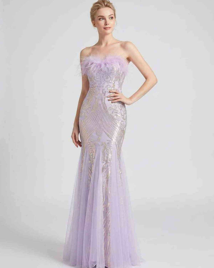 Vestido de invitada de boda, maxi, lentejuelas y plumas. Para lucir espectacular.