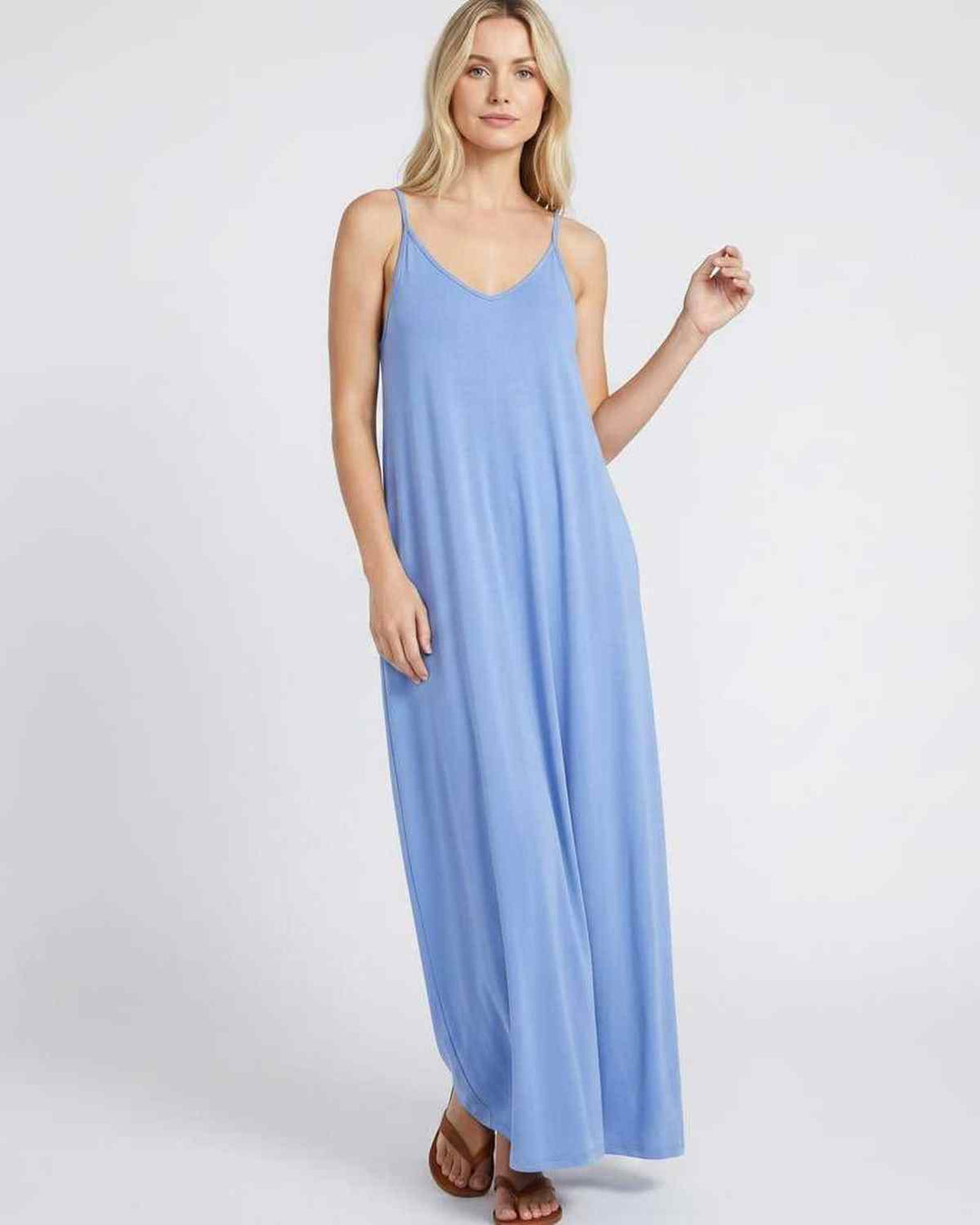 Maxi vestido de verano para mujer, con escote en V, bolsillos y diseño fluido.