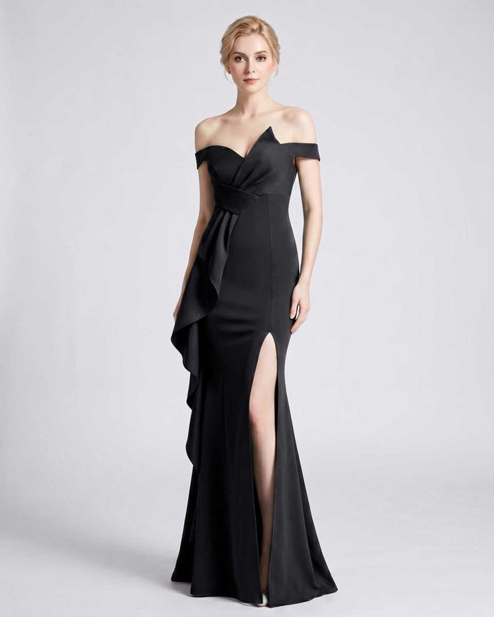 Vestido de noche con abertura lateral, silueta sirena. Elegancia para eventos especiales.