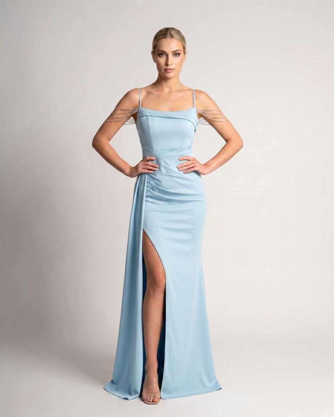 Vestido maxi elegante para eventos, estilo deslumbrante y femenino.