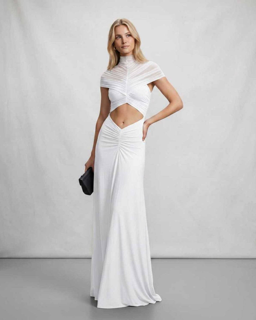 Vestido de fiesta/noche maxi, cuello alto, corte en la cintura. Ropa elegante de mujer para eventos formales.