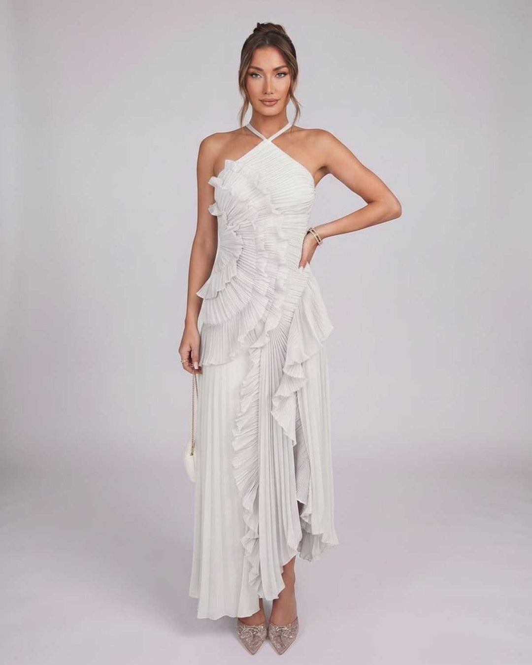 Vestido largo asimétrico para mujer, elegante sin mangas, ideal para fiestas y eventos especiales.