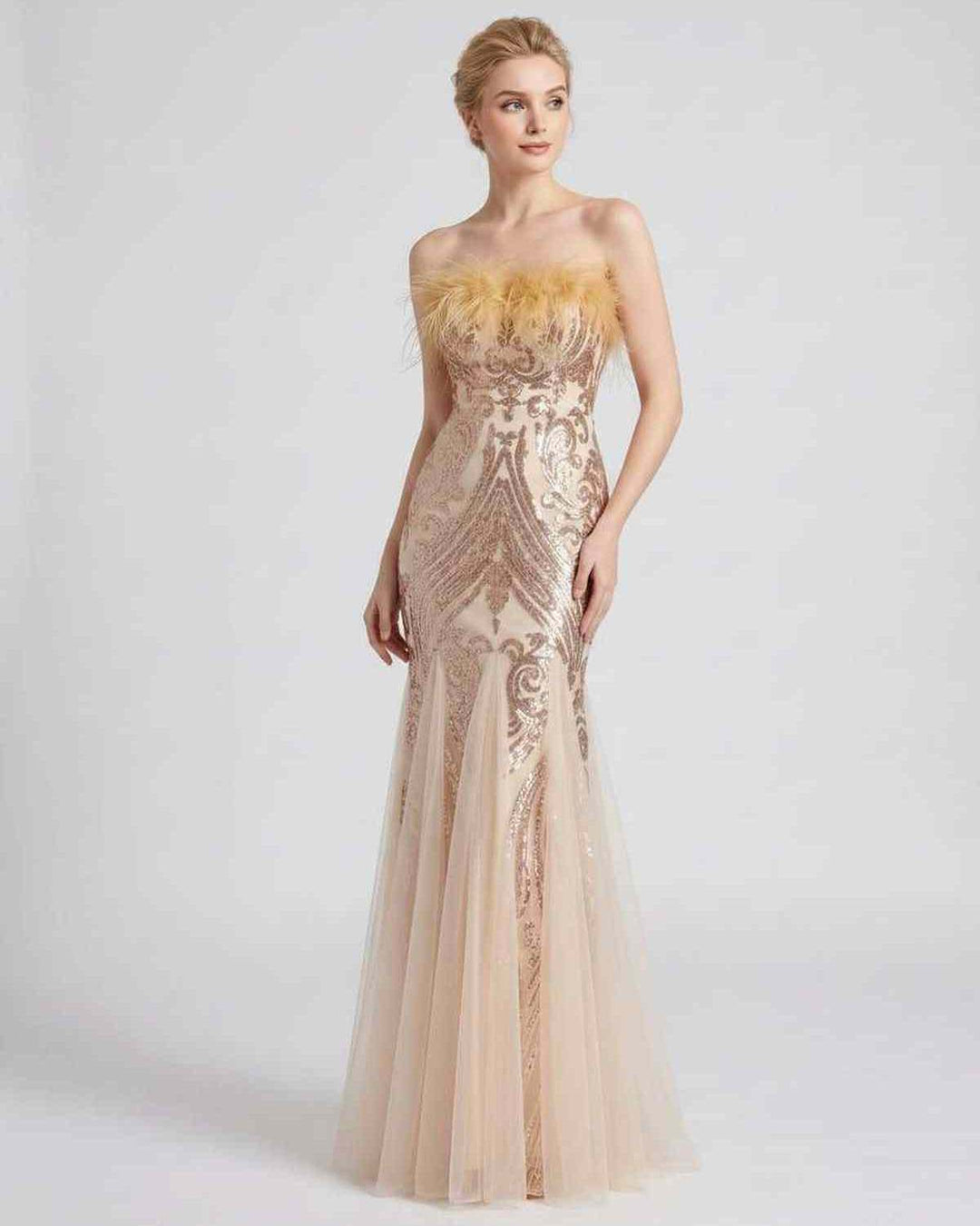Vestido de fiesta para mujer, lentejuelas brillantes y detalles de plumas. Maxi largo.