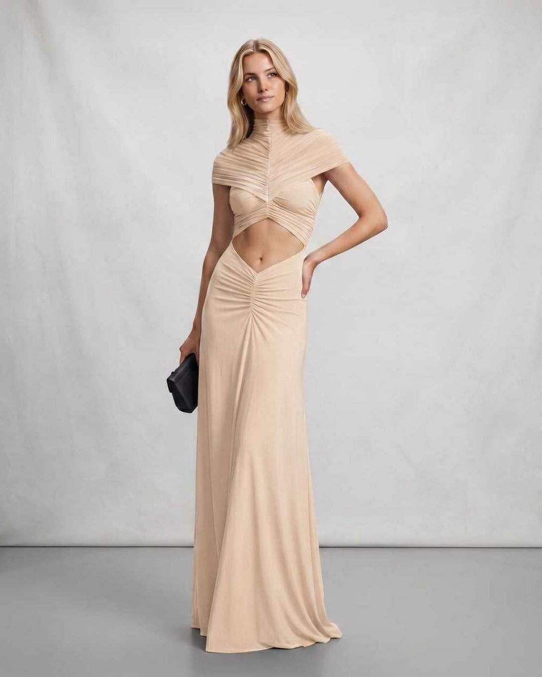 Vestido maxi de mujer para eventos especiales, cuello alto y corte en la cintura. Elegante para noche y verano.