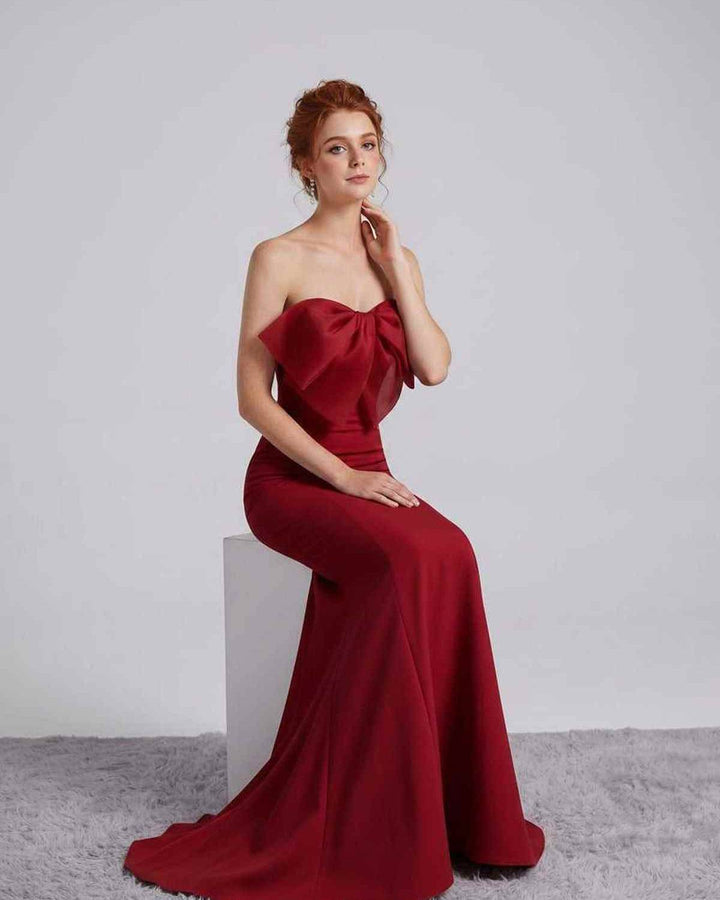 Vestido maxi sin mangas, silueta sirena, perfecto como vestido de boda o fiesta.