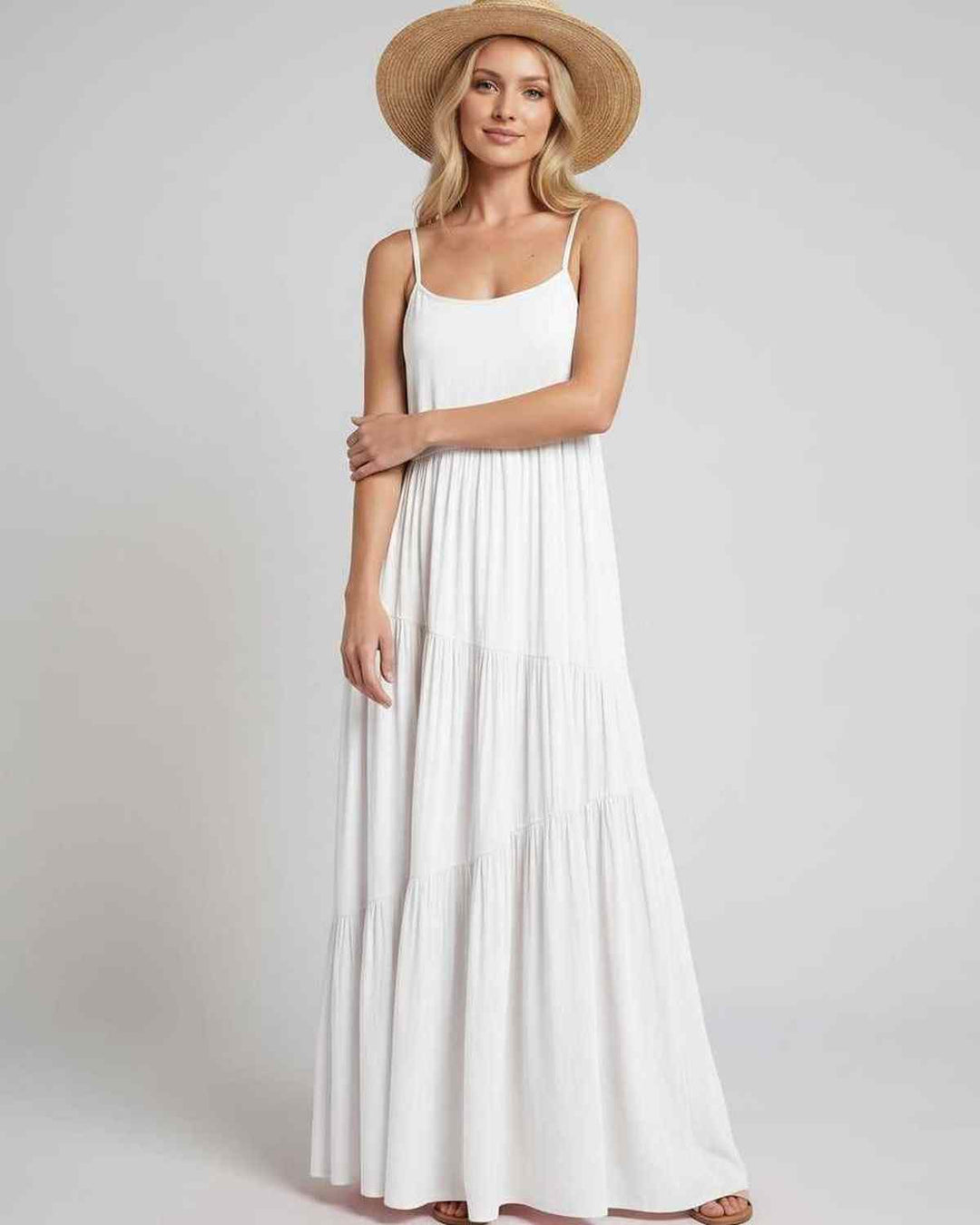 Vestido maxi sin mangas, ideal para paseos casuales en verano.