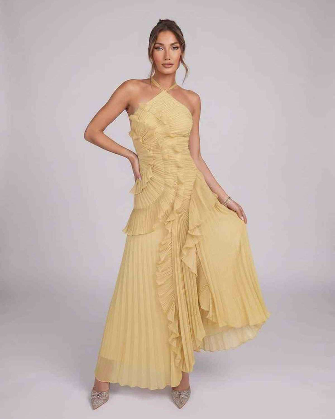 Vestido maxi asimétrico de mujer, elegante, sin mangas, con cuello halter para verano.
