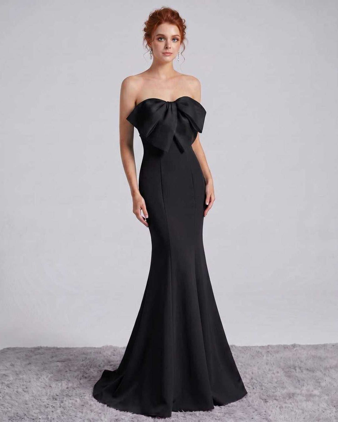 Vestido maxi para invitada de boda, silueta sirena, diseño elegante y formal.