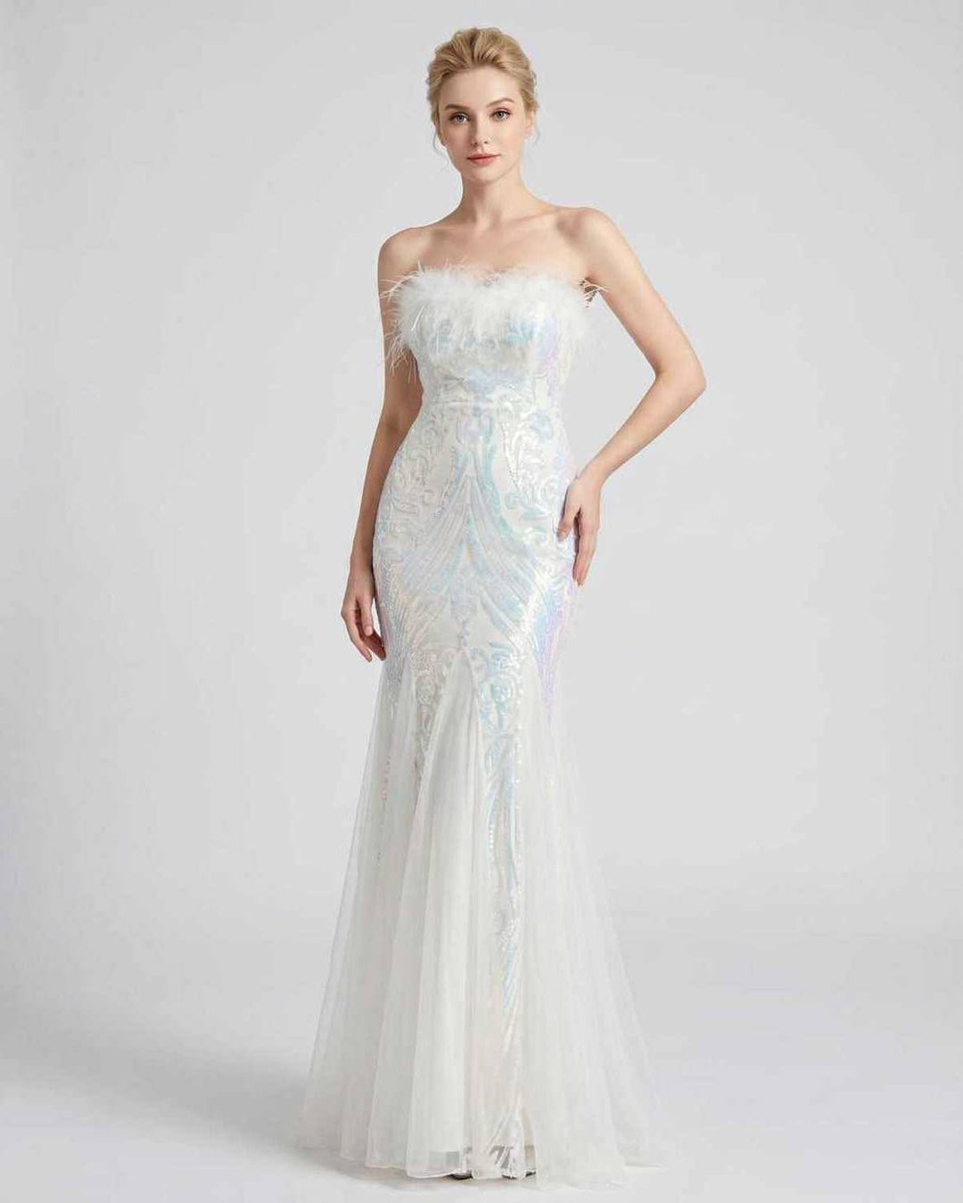 Vestido maxi de fiesta elegante con lentejuelas y plumas para mujer. Ideal para gala.