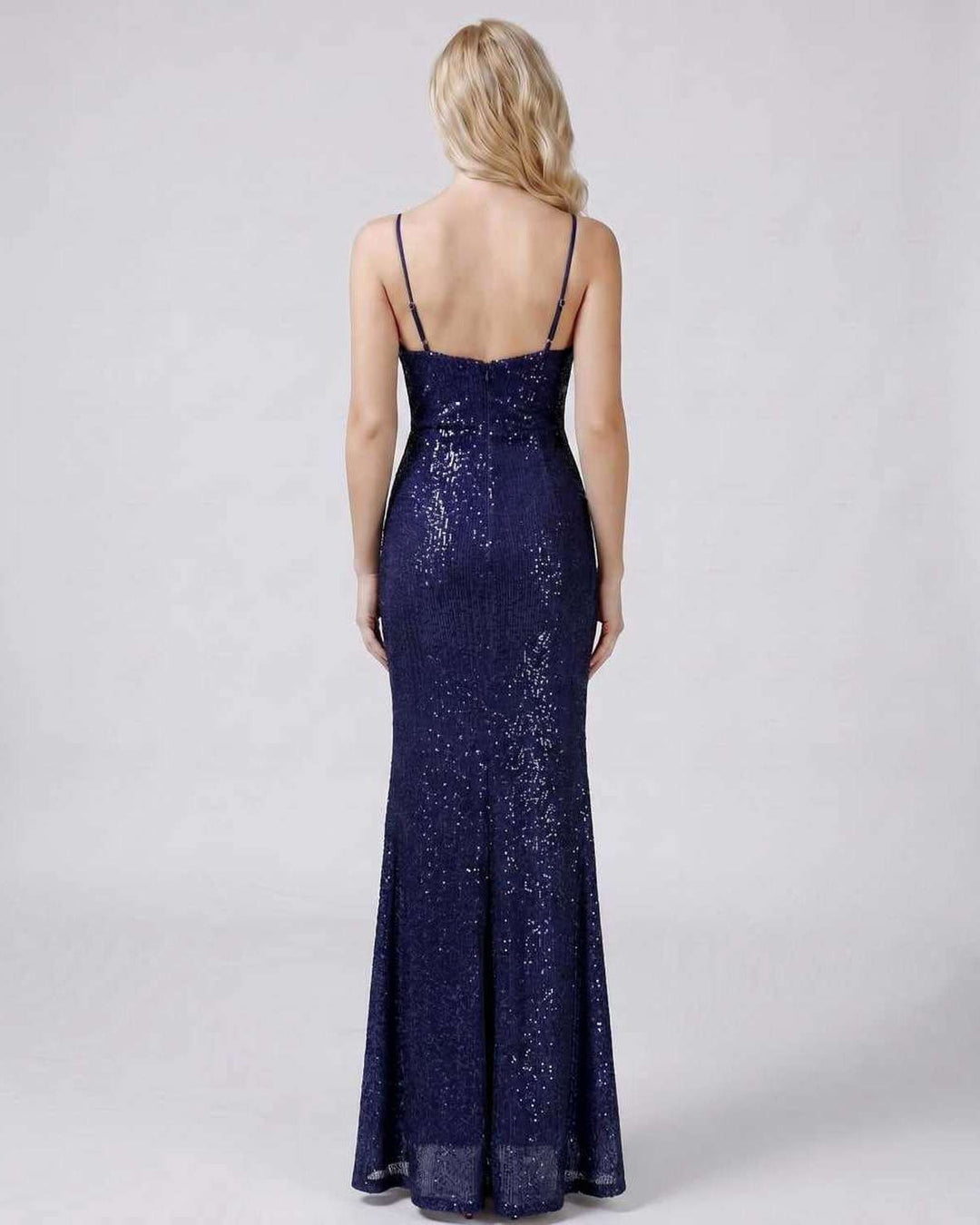 Maxi vestido de lentejuelas y cuello V, ideal para eventos de noche.