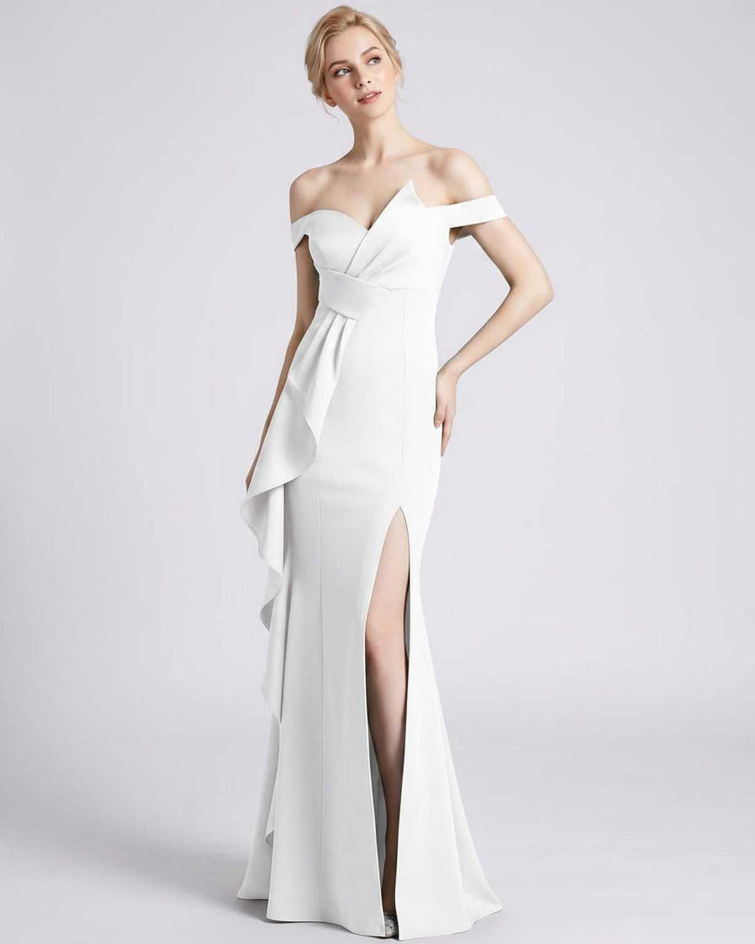 Elegante vestido de noche, silueta sirena. Para una apariencia deslumbrante en fiestas.