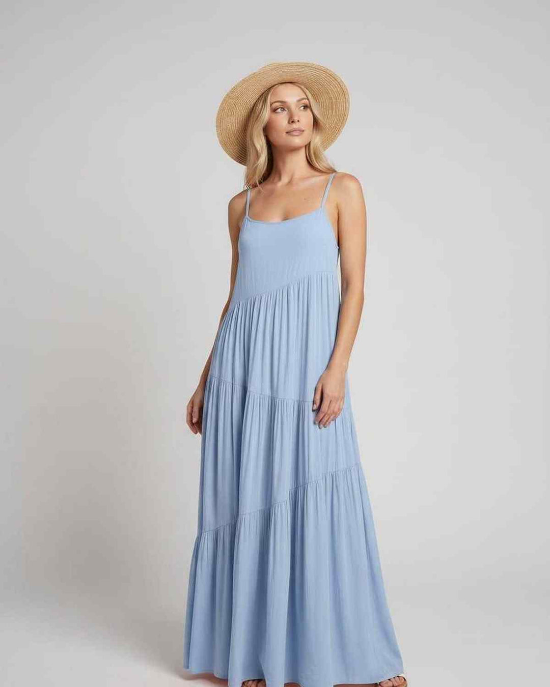 Elegante vestido maxi sin mangas para un look de fiesta.