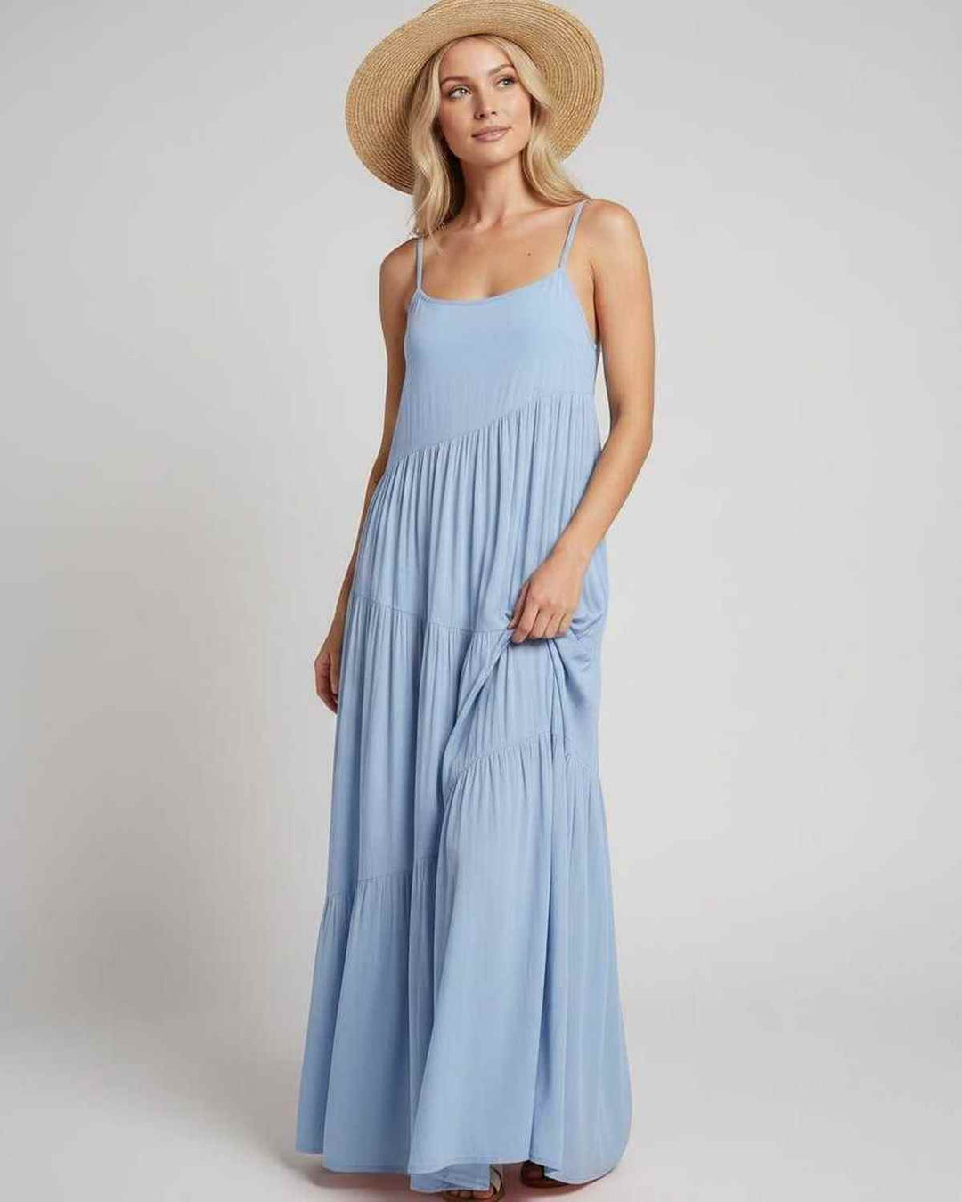 Vestido fluido para mujer, perfecto para escapadas de verano.